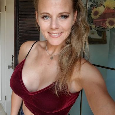 GlowGirl007 (glowgirl007) Profile Photo Added 2025-02-07