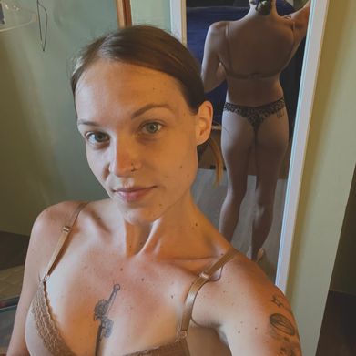 Chelly (rosechel) Header Photo Added 2025-08-01