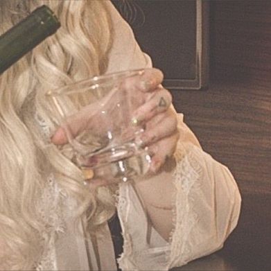 Your nerd girlfriend 👾 (yournewfavoritee) Header Photo Added 2024-11-10