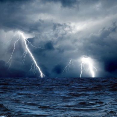 Mari Moon (mari_m00n) Header Photo Added 2025-08-20