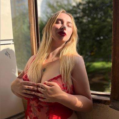 Devia Levias (devialevias) Header Photo Added 2025-08-18