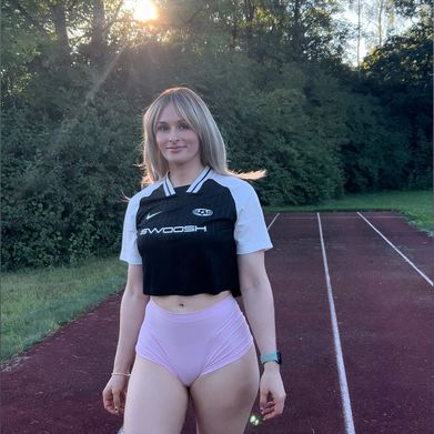 GOLD CLUB ✨ Removed Photo on 2025-03-29