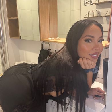 Mia Pearl (miapearlxox) Header Photo Added 2025-02-04