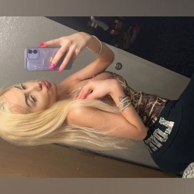 Baby Bunnie💦 (bunieeee) Header Photo Added 2025-09-07