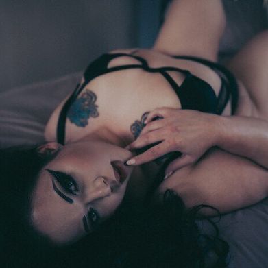 Kari Kay (muakarikay) Header Photo Added 2025-10-24