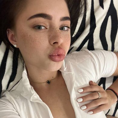 Eve (evelyn_soul) Profile Photo Added 2025-08-25