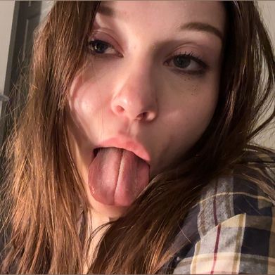 Vivian (vivianlatease) Profile Photo Added 2025-07-17