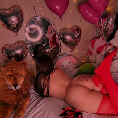 Stefanie (stefanie_ct) Header Photo Added 2024-10-15