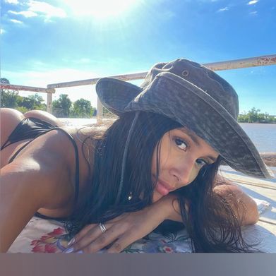 Alice 💘 (peachofalice) Header Photo Added 2025-03-19