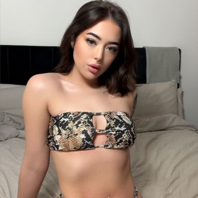 OnlyFans Model RoxyLilosh (roxylilosh) Profile Image