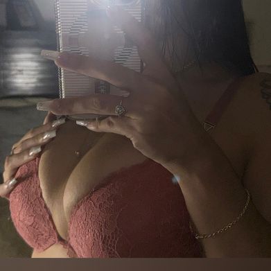 Kat ✨ (queenmatos) Header Photo Added 2025-09-13