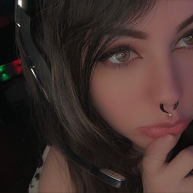 Kat (ukiyoxkat) Header Photo Added 2025-10-24