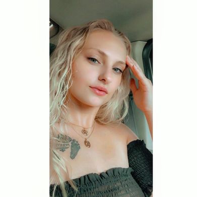 New England babe (newenglandbabe) Profile Photo Added 2024-09-14