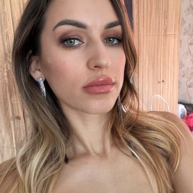 Vicky Night (vickynight) Profile Photo Added 2025-04-04