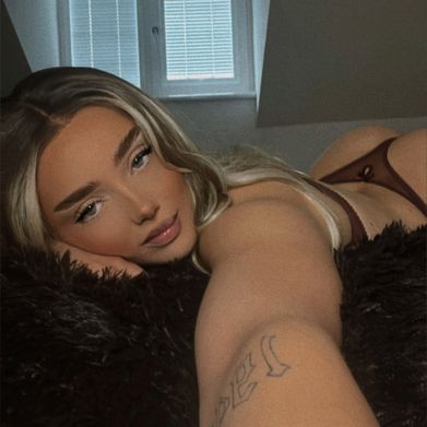 OnlyFans Model Alice Harvs (alicehvs) Profile Image