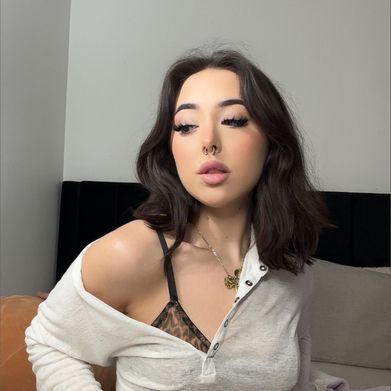 RoxyLilosh (roxylilosh) Profile Photo Added 2025-02-25