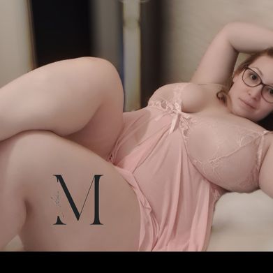 Red Andrea Moon (redandreamoon) Header Photo Added 2024-09-02