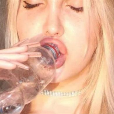 Kira (kirakiraross) Header Photo Added 2025-06-24