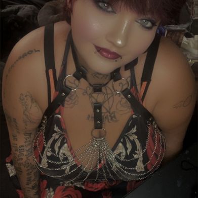 Rebekka Henry (vixie bl00dm00n) (vixie.moon_the_succubus) OnlyFans Profile Image