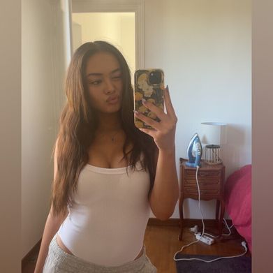 OnlyFans Model Alix 🍒 (alixbrunette) Profile Image