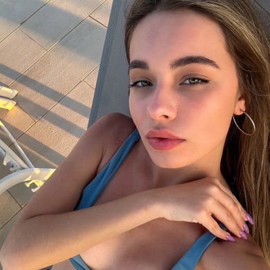 Naomi Solar🍓 (naomisolar) Profile Image Added 2024-08-29