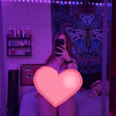 Miss Molly 😻 (missmolly420) Header Photo Added 2025-11-13