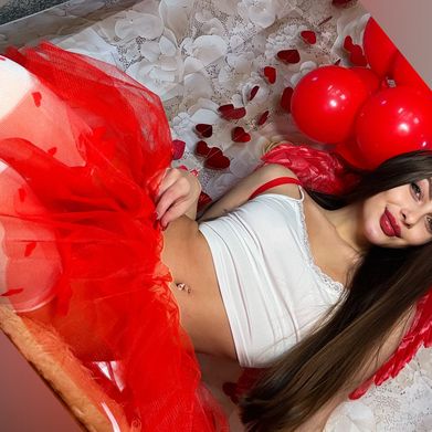 Sophia Reed 🌷 Added Photo on 2025-02-05