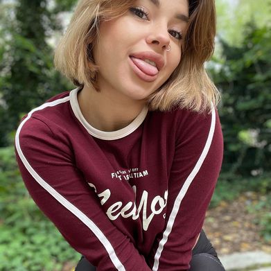 OnlyFans Model Dari (luxedari19) Profile Image