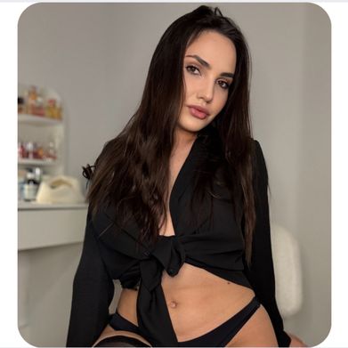 💕Kamila Wood (katya.luky) Header Photo Added 2025-08-19