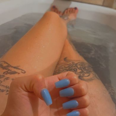 Mariah (kingbabybugg) Header Photo Added 2025-09-17