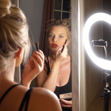 Robyn Quinn (robynquinnfree) Header Photo Added 2024-12-02