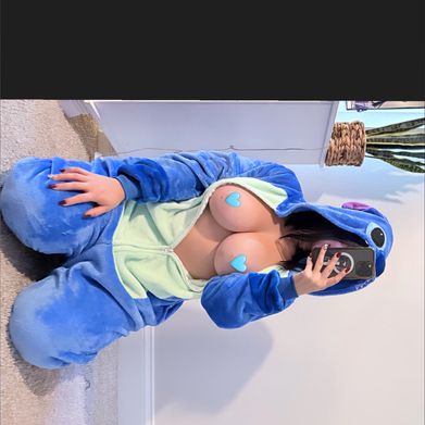 Anyelina (thelittleangie) Header Photo Added 2025-07-17