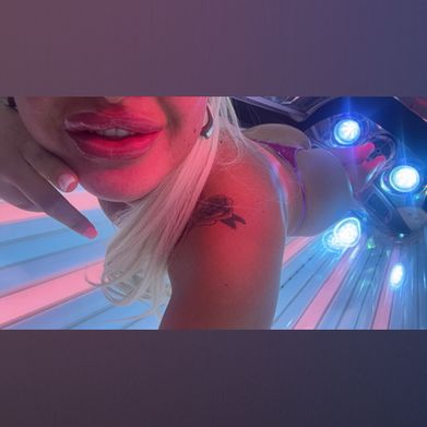 DemiLouise (demiloumcx) Header Photo Added 2025-03-08