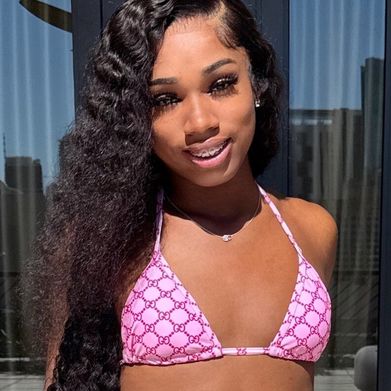 Royalty Nicole 🫦 (royaltyamoura) Profile Photo Added 2025-11-19