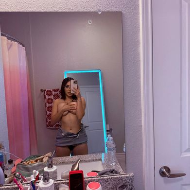 Paola (paolanderos) Profile Photo Added 2025-04-22