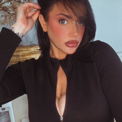 Brianna Lacey 🍒 (briannalaceyxo) Profile Photo Added 2025-03-23