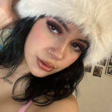 Alexandra Jimenez (alexazazza) Profile Photo Added 2025-01-21