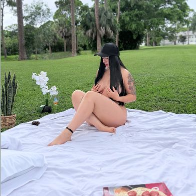 Anyelina (thelittleangie) Header Photo Added 2025-06-21