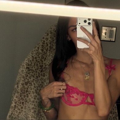 hunntss (hunntss) Header Photo Added 2025-12-02