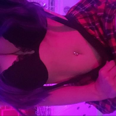 Kylie 🌻 (thekyliekhaos) Header Photo Added 2024-09-14