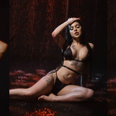 Elena🤍 (brianna_carr) Header Photo Added 2025-11-25