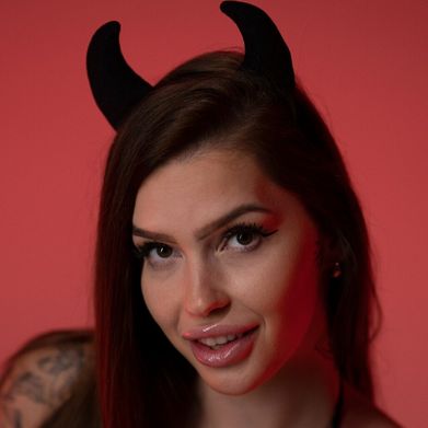 𝑰𝒏𝒌𝒆𝒅 𝑩𝒂𝒓𝒃𝒊𝒆 𝑯𝒂𝒏𝒏𝒂 💖 (ink_n_pink) Profile Photo Added 2025-10-11