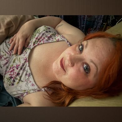 Sexy Sarah 😈 Added Photo on 2025-04-22