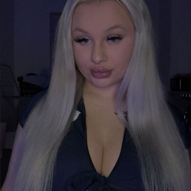 OnlyFans Model Leonie💗 (leonieblondex) Profile Image