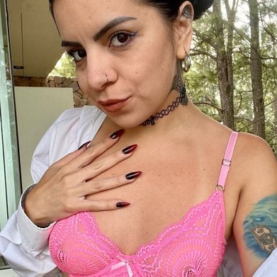 Zoe 🍒 (Queen) (zoepixie) Profile Photo Added 2025-11-18