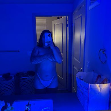 Samantha (samanthamar09) Header Photo Added 2025-08-04