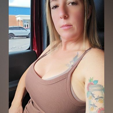 Busty Bourbon Bell (bustybourbonbell) OnlyFans profile photo