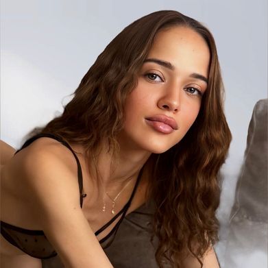 OnlyFans Model M I L A N A 👀 (lil_milana) Profile Image