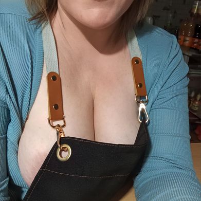 NaughtyShy (oneshymoon) Profile Photo Added 2025-09-13