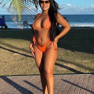 Krissia Figueiredo (krisshotwife) Profile Image